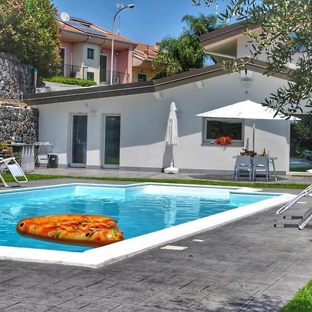 Villa Dedalisa By Holidayngo Acireale Exterior foto