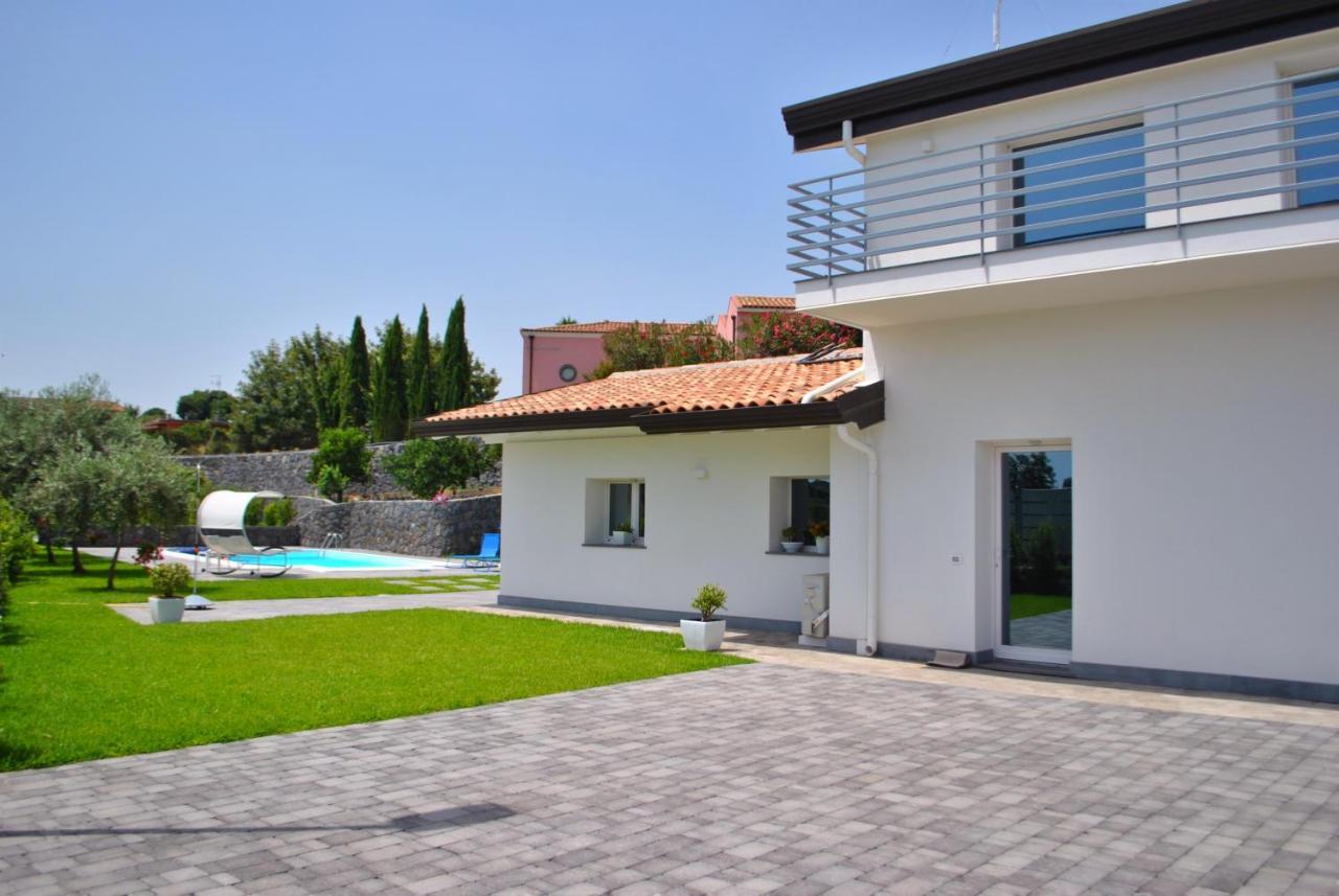 Villa Dedalisa By Holidayngo Acireale Exterior foto