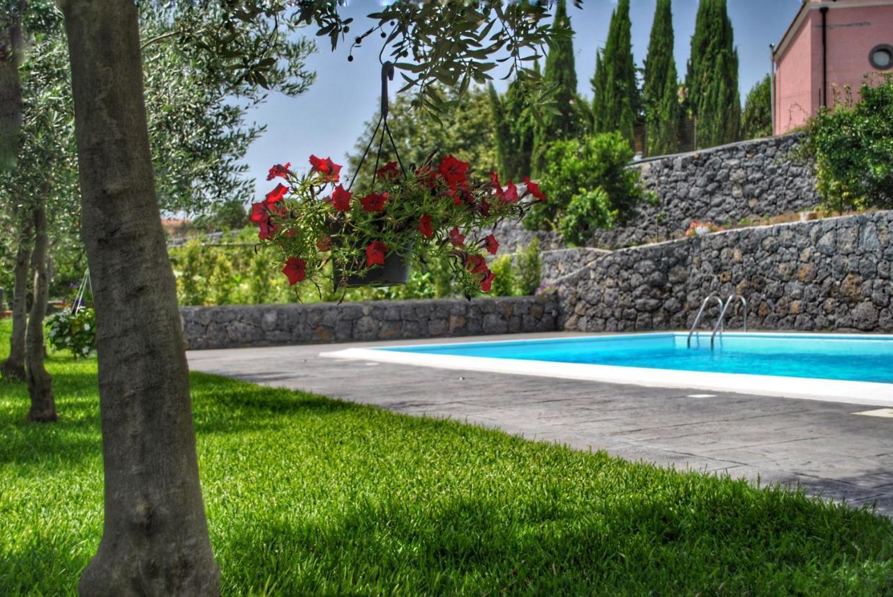 Villa Dedalisa By Holidayngo Acireale Exterior foto