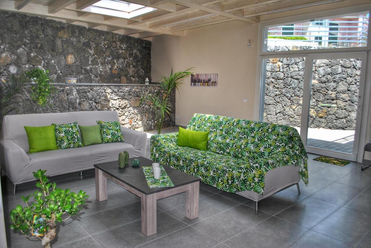 Villa Dedalisa By Holidayngo Acireale Exterior foto