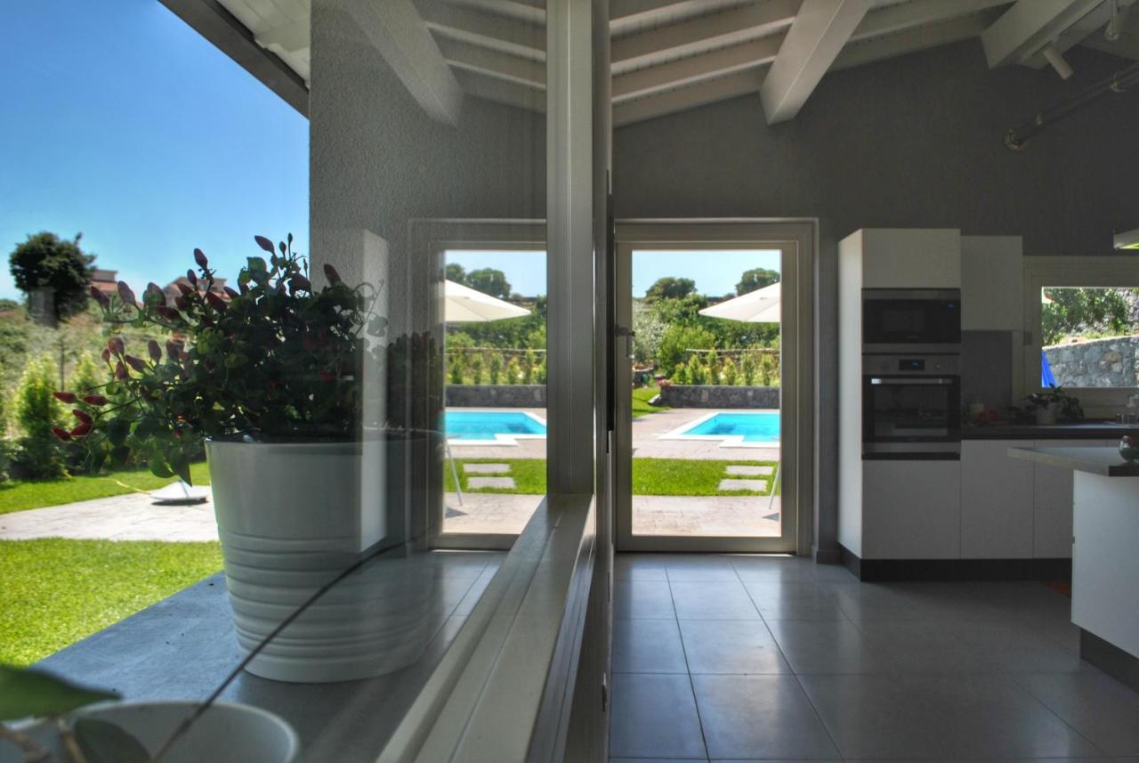 Villa Dedalisa By Holidayngo Acireale Exterior foto
